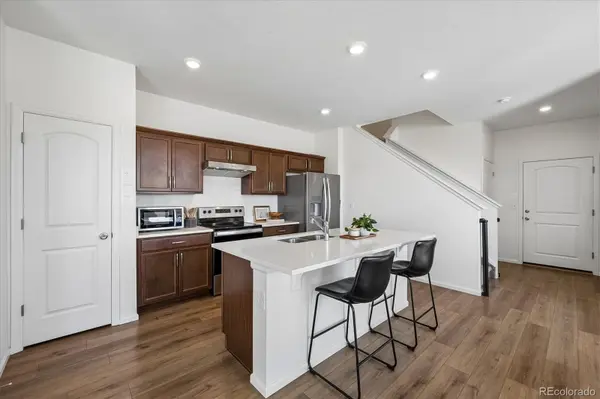 608 N Bersshine CT, Aurora, CO 80137