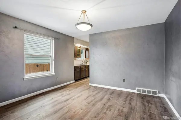 8039 S Newport CT, Centennial, CO 80112