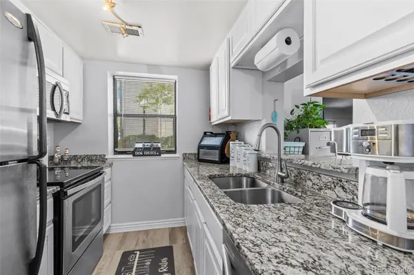 9867 E Peakview AVE #E1, Englewood, CO 80111