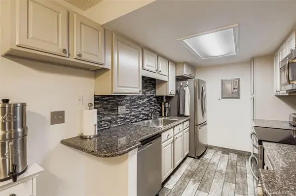 8225 E Fairmount DR #204, Denver, CO 80247