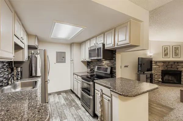8225 E Fairmount DR #204, Denver, CO 80247