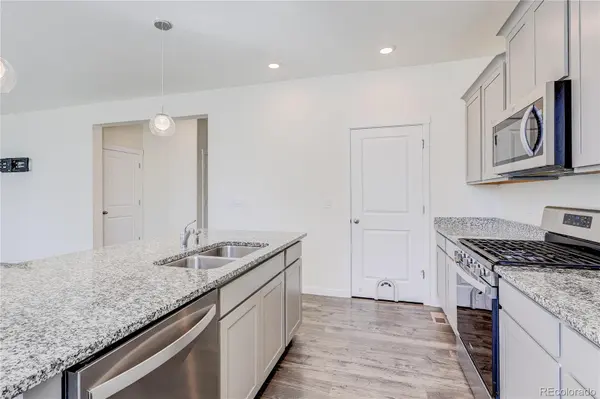 104 Coyote ST, Bennett, CO 80102
