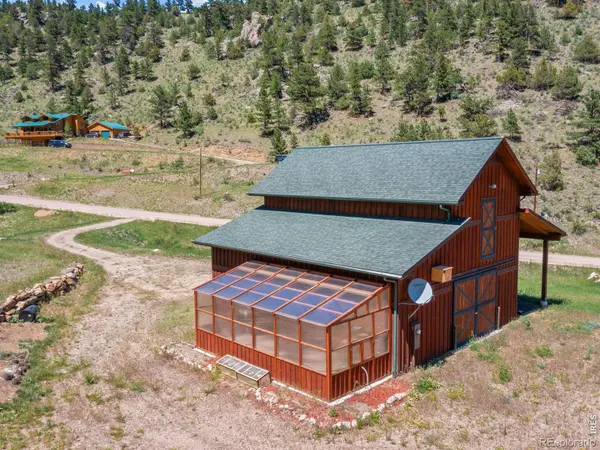 957 Dunraven Glade RD, Glen Haven, CO 80532