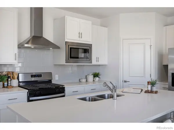 438 Overbrook LN, Longmont, CO 80504