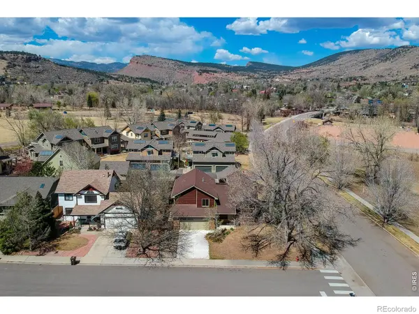 202 Welch DR, Lyons, CO 80540