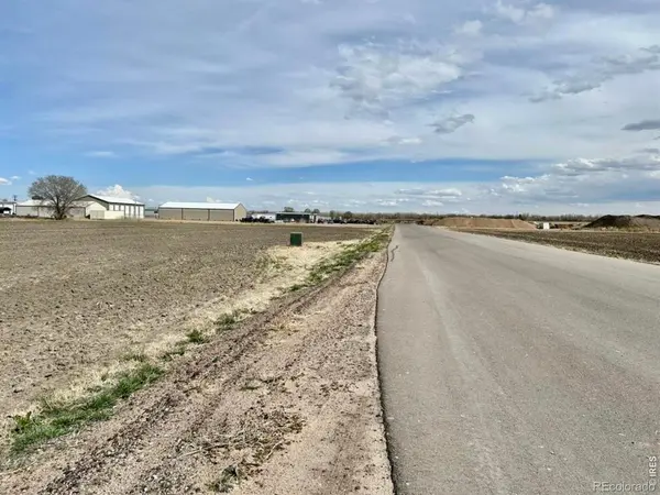 335 Jacks LN, Sterling, CO 80751
