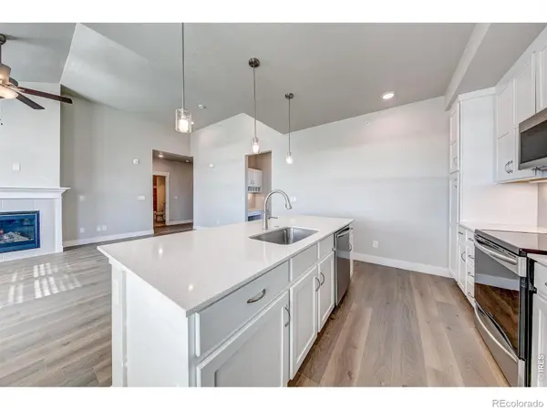 245 High Point DR #201, Longmont, CO 80504