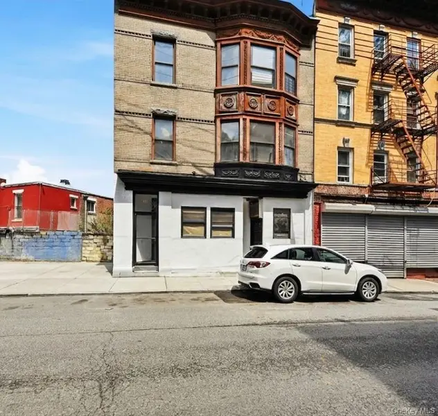 35 Lawrence ST #2, Yonkers, NY 10705