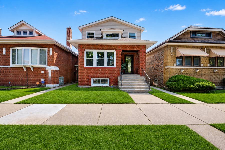 8445 S Luella AVE, Chicago, IL 60617