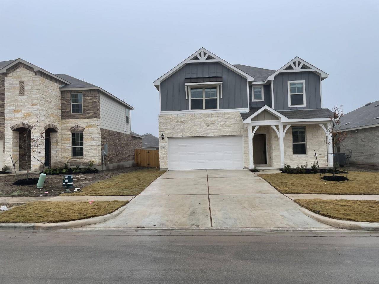 129 SE ONNA ST, Taylor, TX 76574