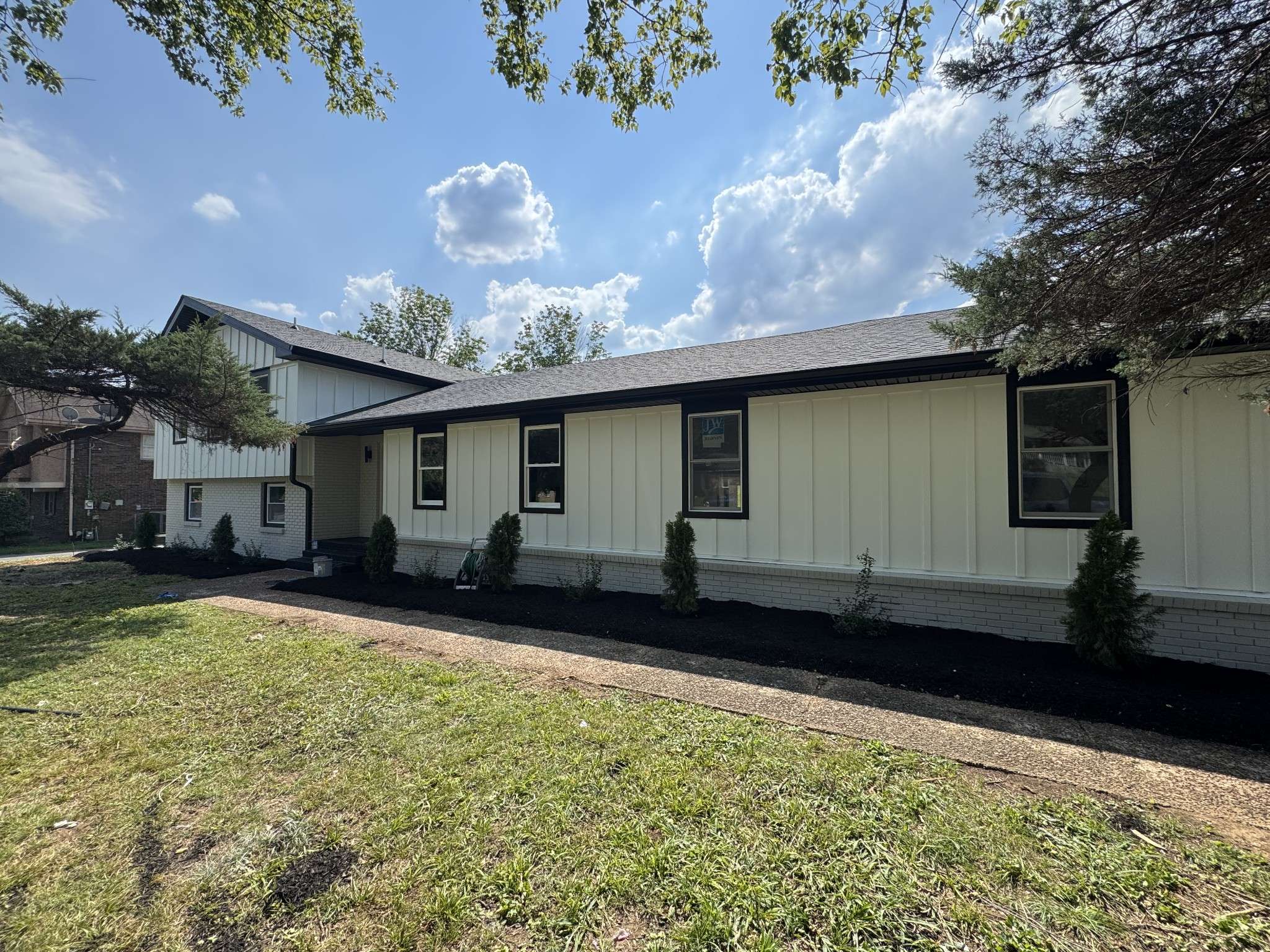 1284 Cheyenne Blvd, Madison, TN 37115
