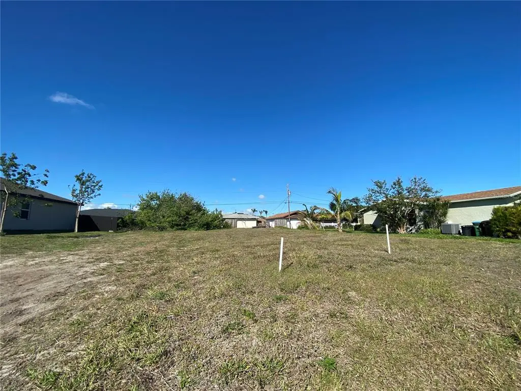 1401 SE 36TH ST, Cape Coral, FL 33904