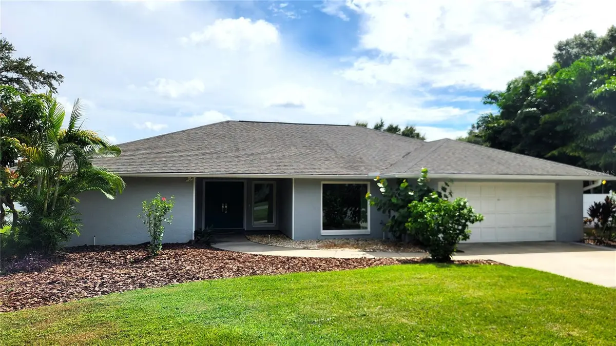 2910 LAKE STALL LN, Tampa, FL 33618