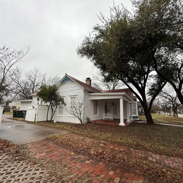 1604 S Austin Ave, Georgetown, TX 78626