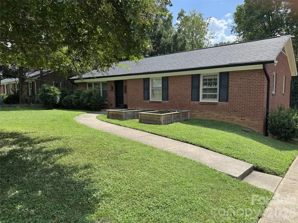 948 Heather LN, Charlotte, NC 28209
