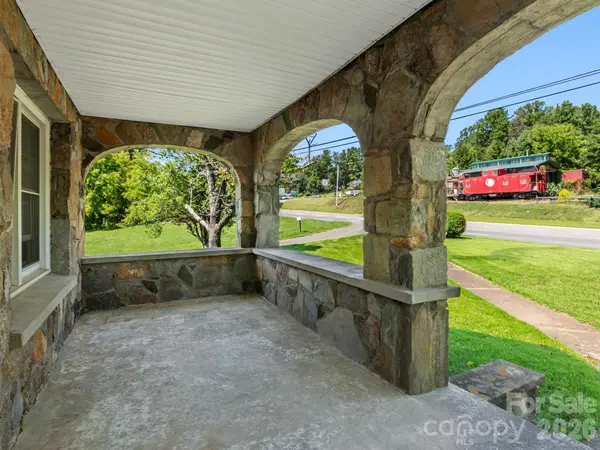 1279 Charlotte HWY, Fairview, NC 28730