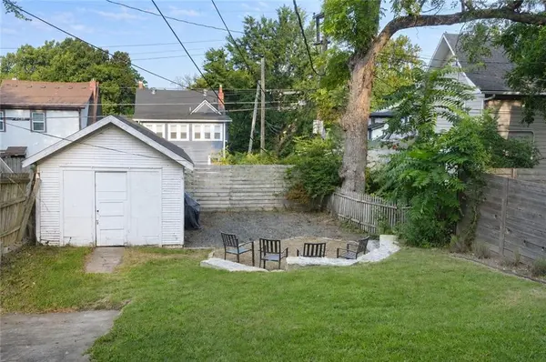 4110 Charlotte ST, Kansas City, MO 64110