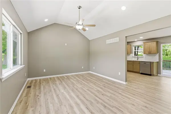 4211 Leavenworth RD, Kansas City, KS 66104