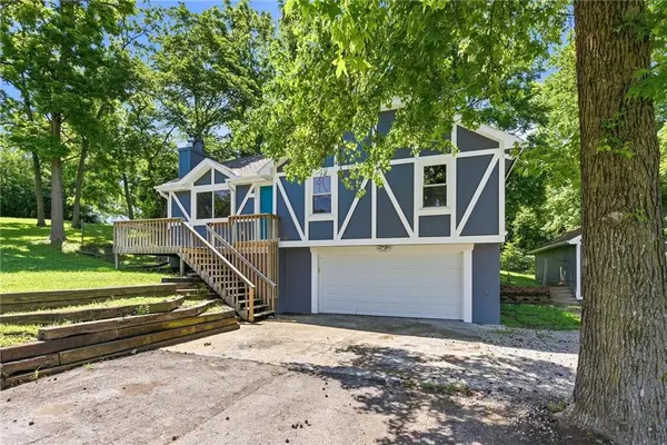 4211 Leavenworth RD, Kansas City, KS 66104