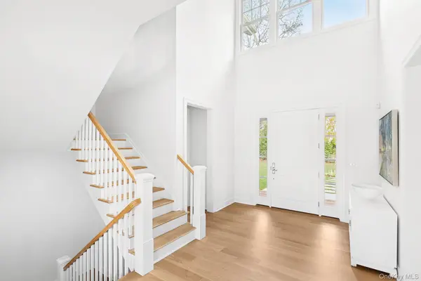 165 Oneck LN, Westhampton Beach, NY 11978