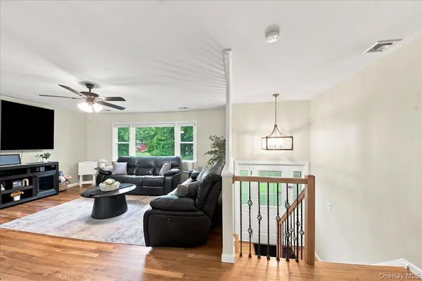 21 Dennis RD, Wappingers Falls, NY 12590