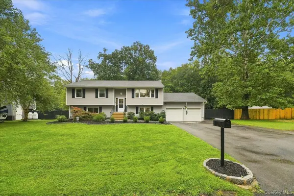 21 Dennis RD, Wappingers Falls, NY 12590