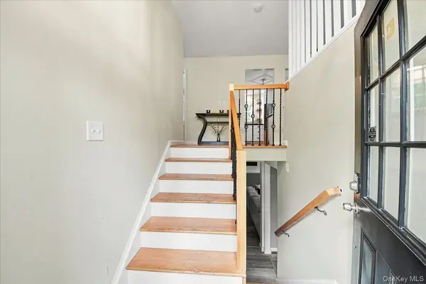 21 Dennis RD, Wappingers Falls, NY 12590
