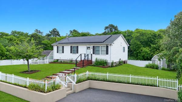23 Hemlock DR, Mastic Beach, NY 11951