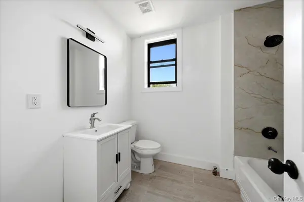 35 Lawrence ST #3, Yonkers, NY 10705