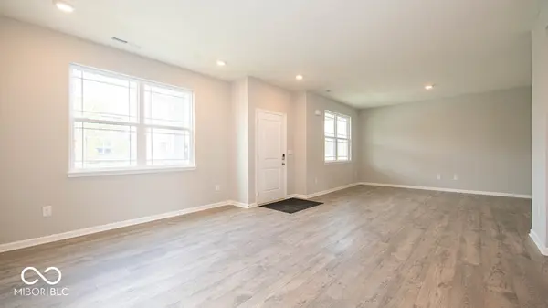 2564 Plano DR, Whitestown, IN 46075