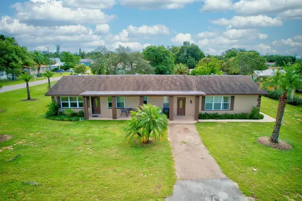 400 S PINE AVE,  Lake Placid,  FL 33852