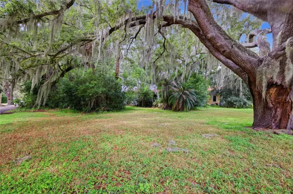 815 S 9TH ST, Leesburg, FL 34748