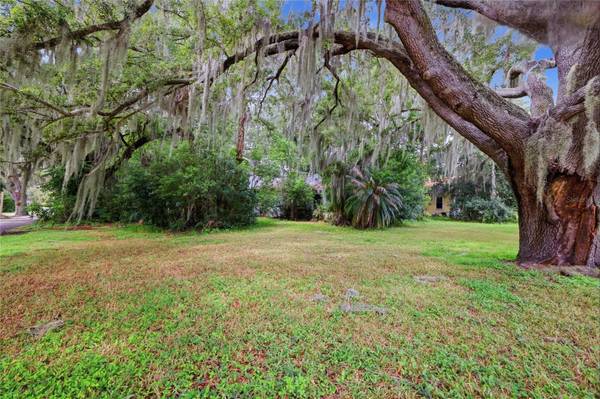 815 S 9TH ST, Leesburg, FL 34748