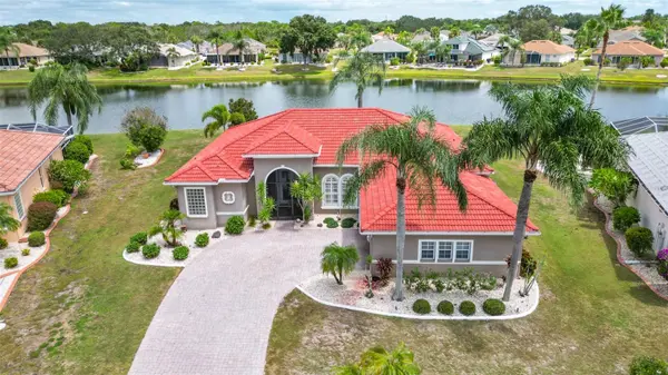 1125 SIGNATURE DR, Sun City Center, FL 33573