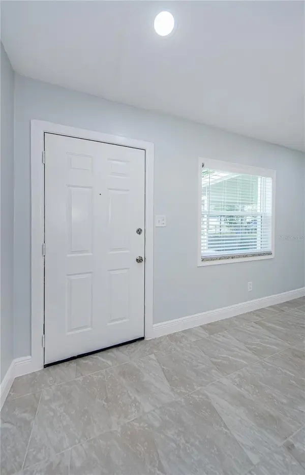 7707 CORAL VINE LN, Tampa, FL 33619