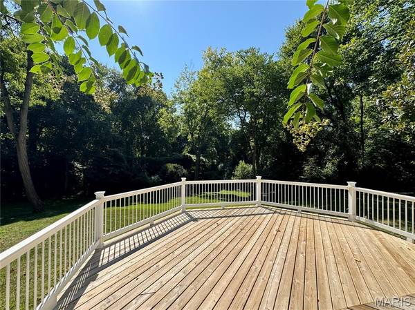 20 Ardennais RD, St Peters, MO 63376