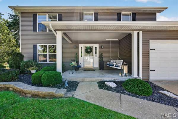 2001 Coreywood DR, St Charles, MO 63303