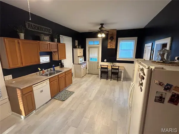 320 N A ST, Farmington, MO 63640