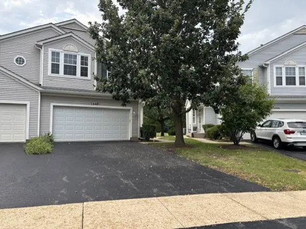 2440 Reflections DR, Aurora, IL 60502