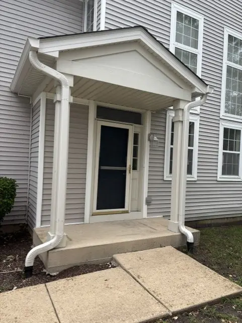 2440 Reflections DR, Aurora, IL 60502