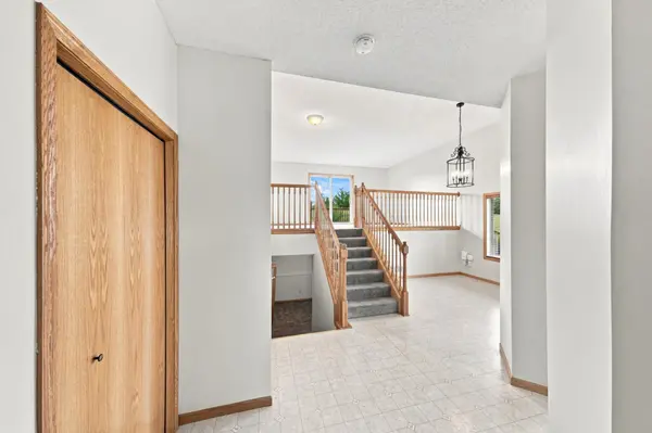 1379 Landings LN, Watertown, MN 55388