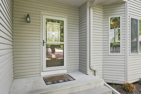 1379 Landings LN, Watertown, MN 55388