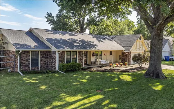 1109 Sherwood LN, Broken Arrow, OK 74011