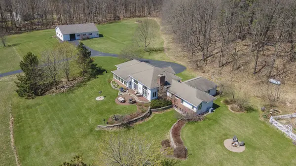 N4655 QUINTESSENCE CT, New London, WI 54961
