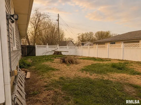 300 W Goodall ST, Marion, IL 62959