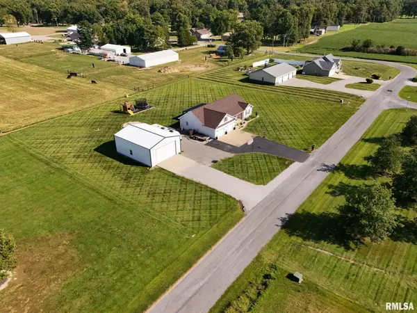 11604 Macie DR, Marion, IL 62959