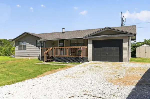 813 Kentucky RD, Ozark, MO 65721