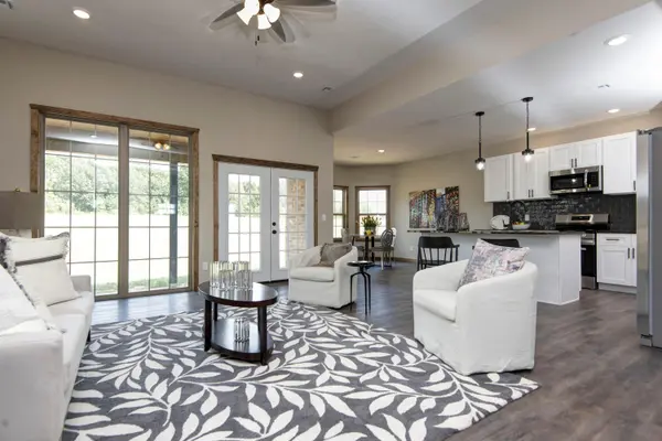 10747 Lawrence 1162, Mt Vernon, MO 65712