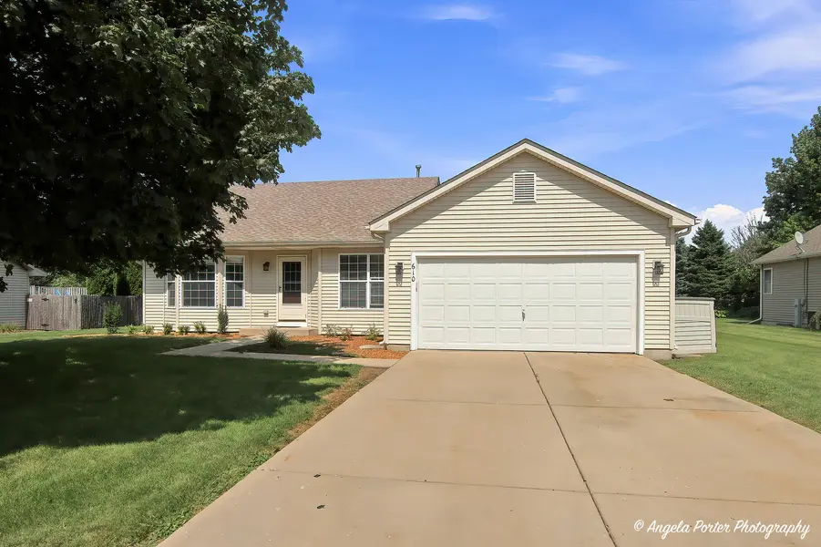 610 Cartwright TRL, Mchenry, IL 60050