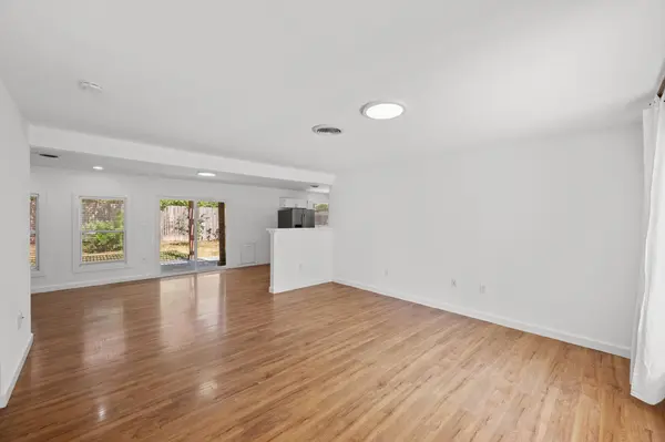 6802 Columbia DR, Austin, TX 78723